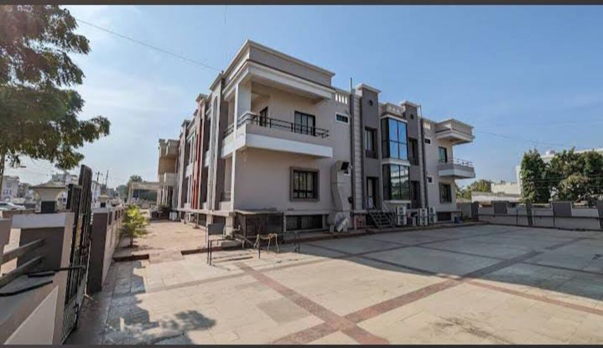 Swaminarayan Vishranti Bhuvan guest house building, Bhuj