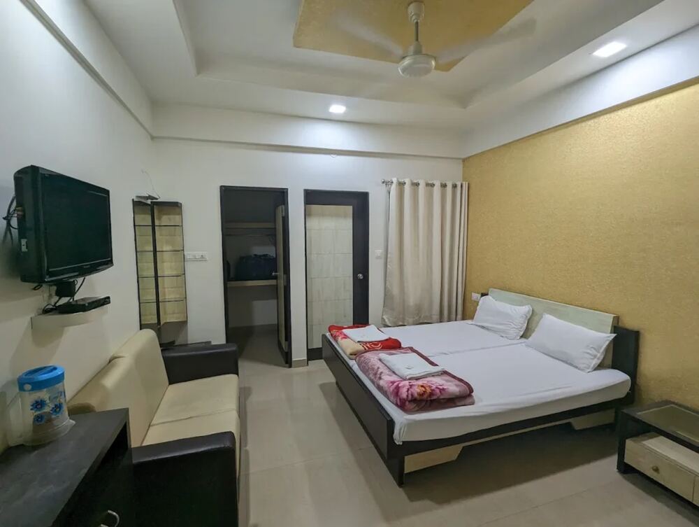 Deluxe room interior at Vishranti Bhuvan, Bhuj